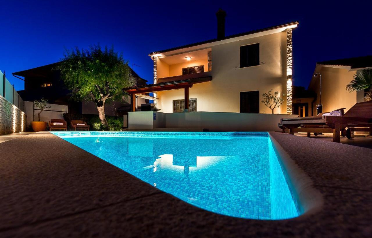 Holiday Home Villa Pula Ruang foto
