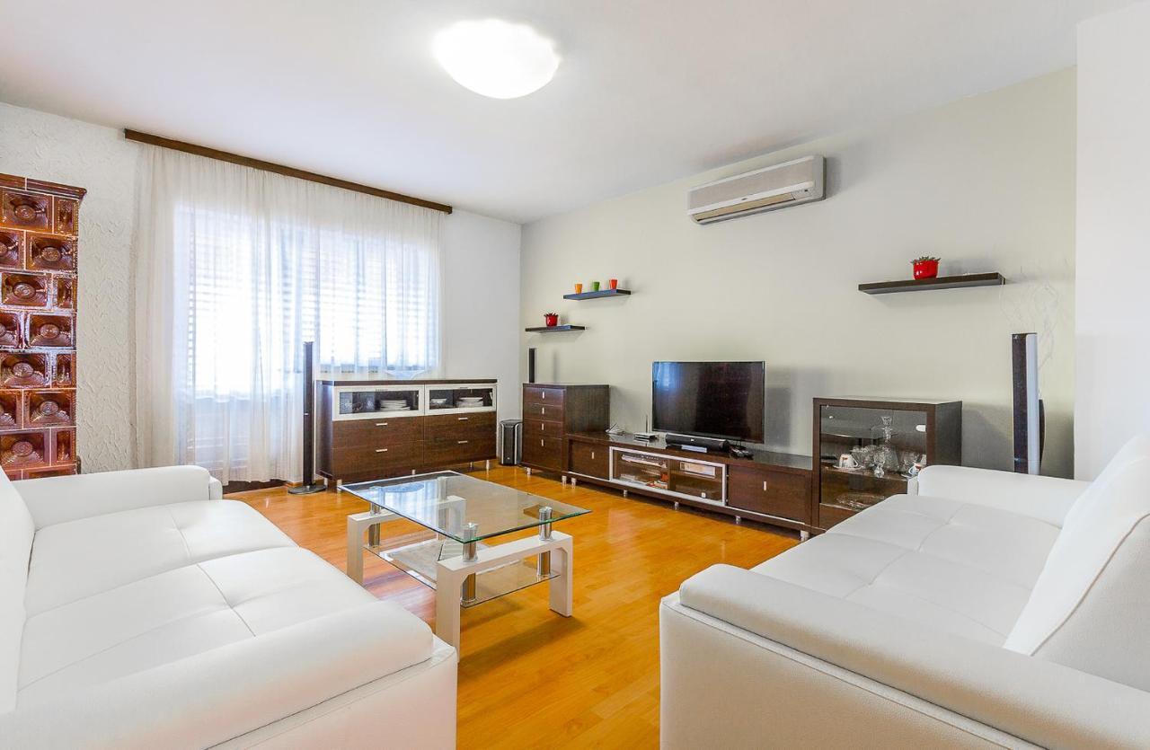 Holiday Home Villa Pula Ruang foto